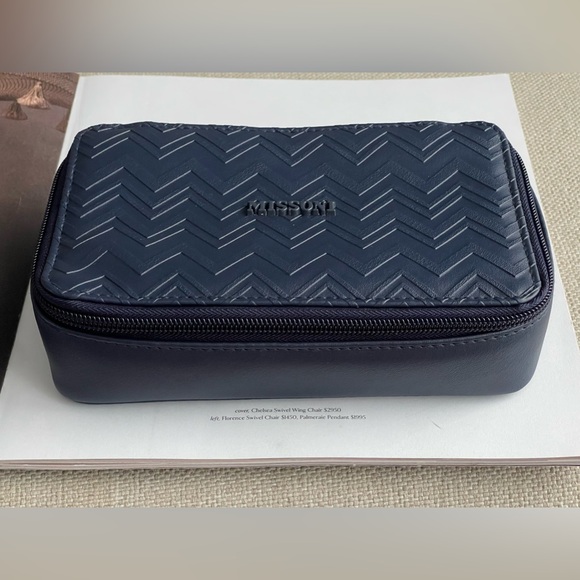 Missoni For Delta Travel /Toiletry Case/Bag Exclusive 2024 Release In Navy Blue - Picture 6 of 16